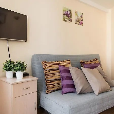 アパート Lucky 13 *