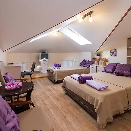 アパート Lucky 13 *